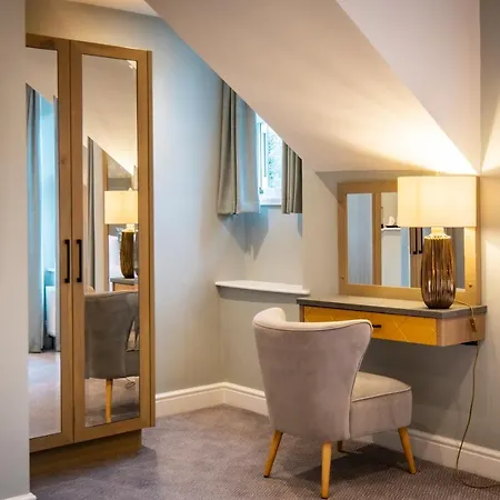Fell Hotel