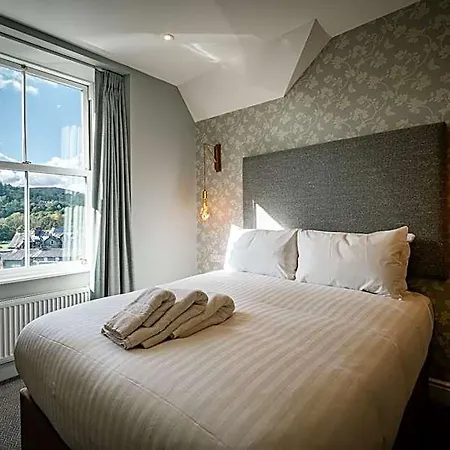 Fell Hotel